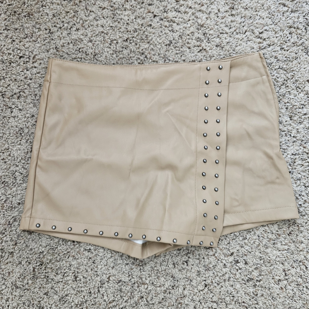 SO Women's Tan Studded Shorts